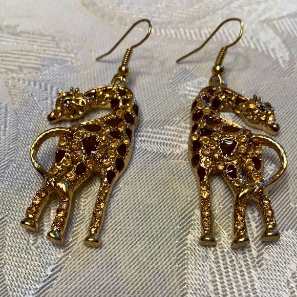 Jewelry - Giraffe earring. Aprx 2” drop